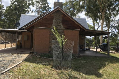 Mud Brick Cottage Cobungra - Accommodation Redcliffe 3
