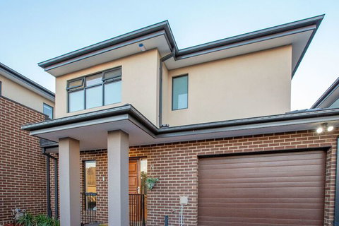 AUJOY 3 Bed Townhouse Burwood 3 - Accommodation Redcliffe 3