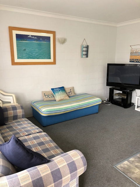 Forster Lodge 16 - Accommodation Redcliffe 0