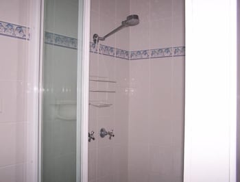 Forster Lodge 16 - Accommodation Redcliffe 2