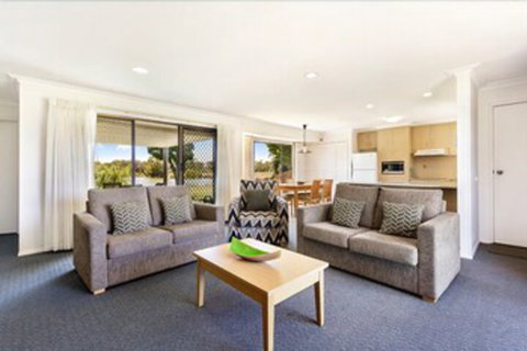 Lakeside Country Club - Numurkah - Accommodation Redcliffe 2