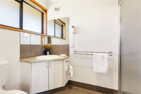 Lakeside Country Club - Numurkah - Accommodation Redcliffe 3