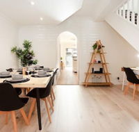 The Renwick - Accommodation Redcliffe