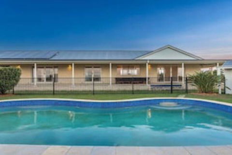 Your Luxury Escape Byron Sunset Breeze - Accommodation Redcliffe 0