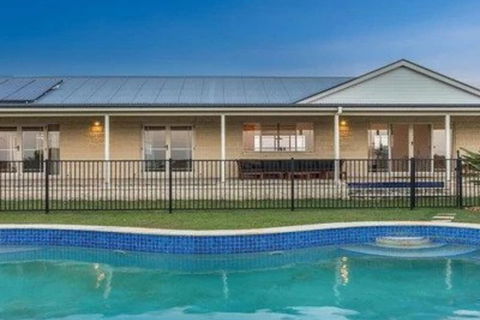 Your Luxury Escape Byron Sunset Breeze - Accommodation Redcliffe 3