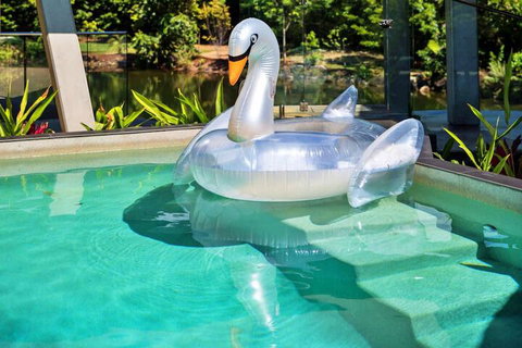 Alkira Award Winning Luxury Holiday Home - Accommodation Redcliffe 5