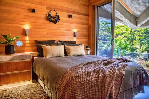 Alkira Award Winning Luxury Holiday Home - Accommodation Redcliffe 7