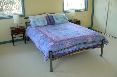 Sandy Point Beach Escape - Accommodation Redcliffe 3
