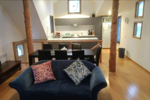 Secret Hut - Accommodation Redcliffe 1