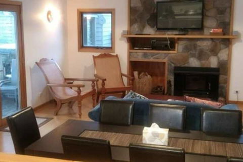 Secret Hut - Accommodation Redcliffe 3