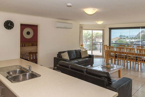 Salt 37 Oceanview Drive - Accommodation Redcliffe 7