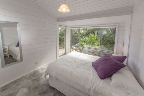 Coorumbene 8 Scenic Way - Accommodation Redcliffe 7