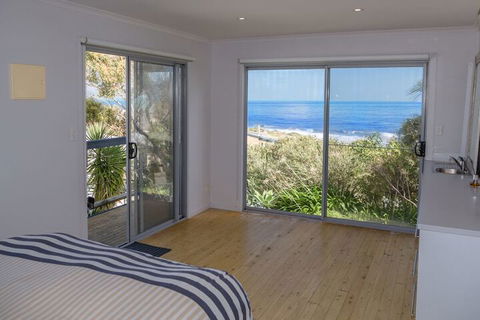 Coorumbene 8 Scenic Way - Accommodation Redcliffe 3