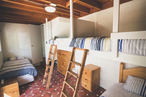 Socks N Sandals 34 Riverview Drive - Accommodation Redcliffe 4