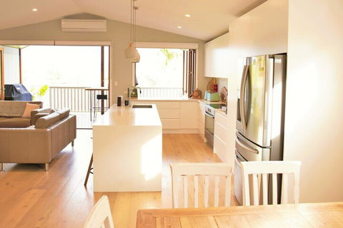 Riverlily - Accommodation Redcliffe 5