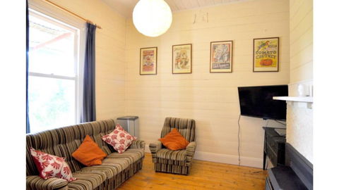MY Fair Lady External Bathroom PET Friendly - Accommodation Redcliffe 5