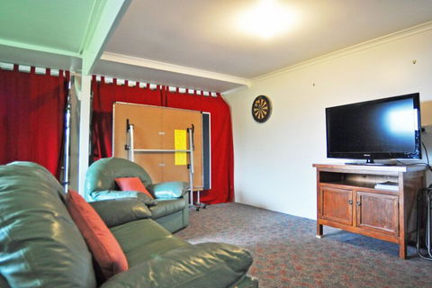Aqua Escape On Anderson Free Wifi & Netflix PET Friendly - Accommodation Redcliffe 2