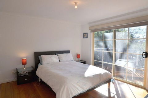 Surfs UP Surf Side - Accommodation Redcliffe 2