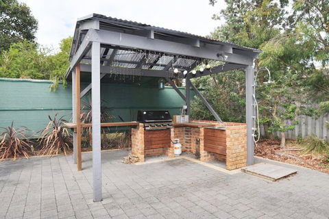 Surfs UP Surf Side - Accommodation Redcliffe 6