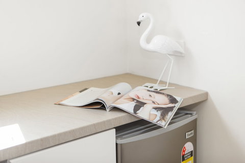 The Jetty Beach Apartment By Ready Set Host - Accommodation Redcliffe 1