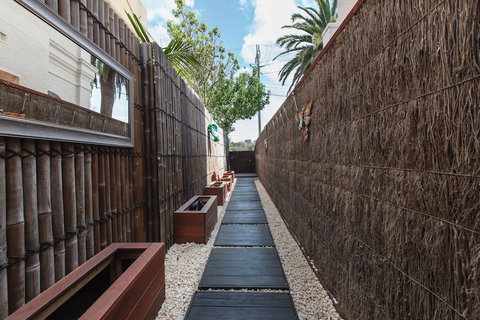 The Jetty Beach Apartment By Ready Set Host - Accommodation Redcliffe 0