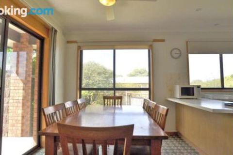 Family Retreat On Anderson - Accommodation Redcliffe 7
