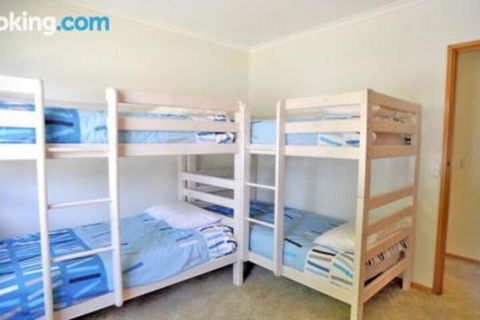 Family Retreat On Anderson - Accommodation Redcliffe 6