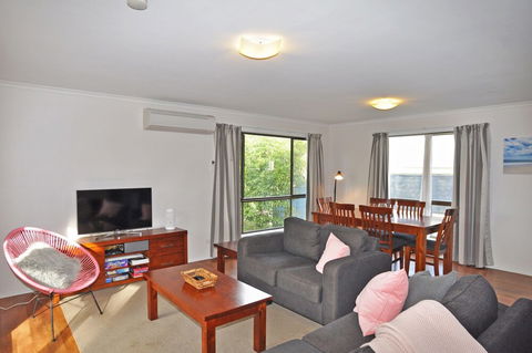 Kyeema Free Wifi & Netflix PET Friendly - Accommodation Redcliffe 5