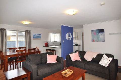 Kyeema Free Wifi & Netflix PET Friendly - Accommodation Redcliffe 6