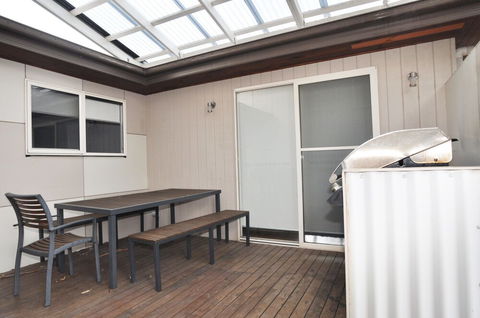 Melandy Free Wifi Surf Side - Accommodation Redcliffe 1
