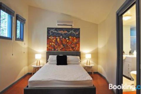 Surf Sounds Free Wifi PET Friendly Surf Side! - Accommodation Redcliffe 4