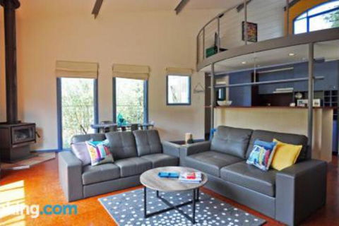 Surf Sounds Free Wifi PET Friendly Surf Side! - Accommodation Redcliffe 5