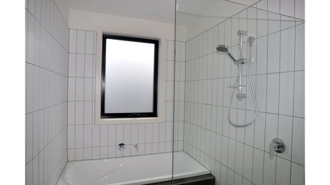 Luxe Townhouse 2 Inlet Side - Accommodation Redcliffe 5