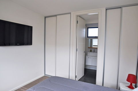 Luxe Townhouse 2 Inlet Side - Accommodation Redcliffe 4
