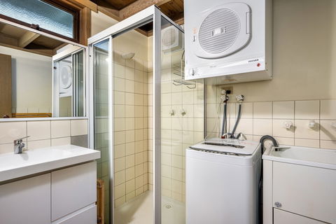 Tambo - Accommodation Redcliffe 1
