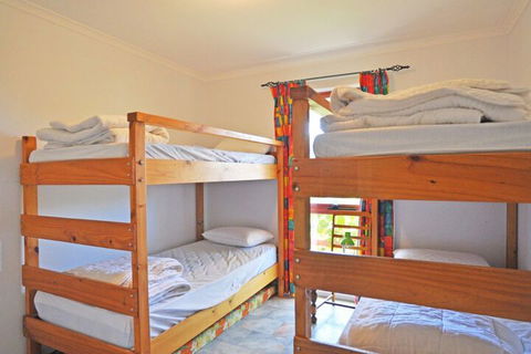 Beilby Beach Cottage Free Wifi & Foxtel PET Friendly - Accommodation Redcliffe 5