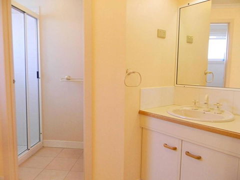 QUAYS 6 - Accommodation Redcliffe 7