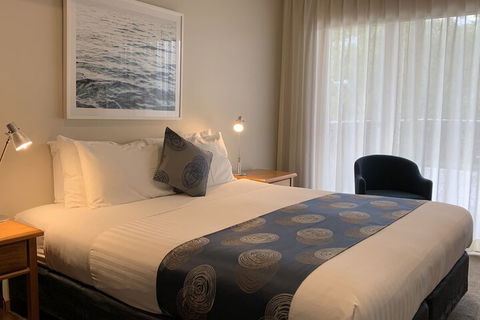 Eugenies Luxury Accommodation - Accommodation Redcliffe 7
