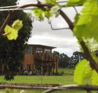 Bettenay Loft Spa Apartment  Lakeview Chalets - Accommodation Redcliffe