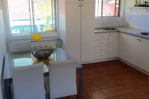 Luna Apartments - Accommodation Redcliffe 5