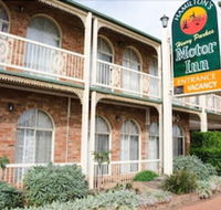 Hamilton's Henry Parkes Motor Inn Parkes - Accommodation Redcliffe
