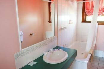 Golden Age Motel - Accommodation Redcliffe 3