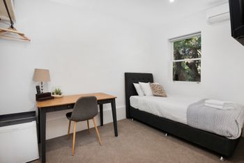 The Manere - Accommodation Redcliffe 5