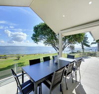 Stunning Waters Penthouse Sandy Point Road 46 - Accommodation Redcliffe