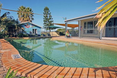 Surf Beach Holiday Park - Accommodation Redcliffe 0