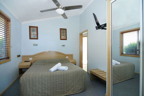 Surf Beach Holiday Park - Accommodation Redcliffe 5