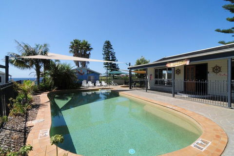 Surf Beach Holiday Park - Accommodation Redcliffe 1