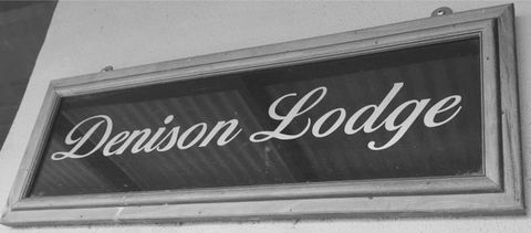 Denison Lodge - Accommodation Redcliffe 3