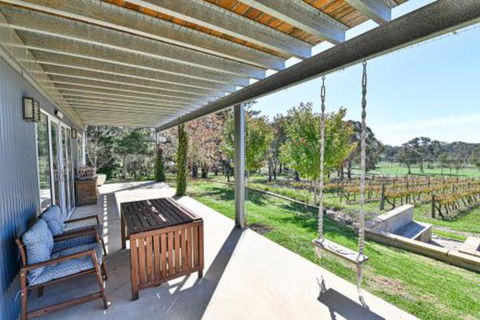 Mortimers Wines The Vines Studio - Accommodation Redcliffe 0