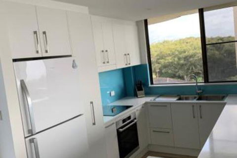 Pinnacle Unit 701 45 49 Head Street - Accommodation Redcliffe 3